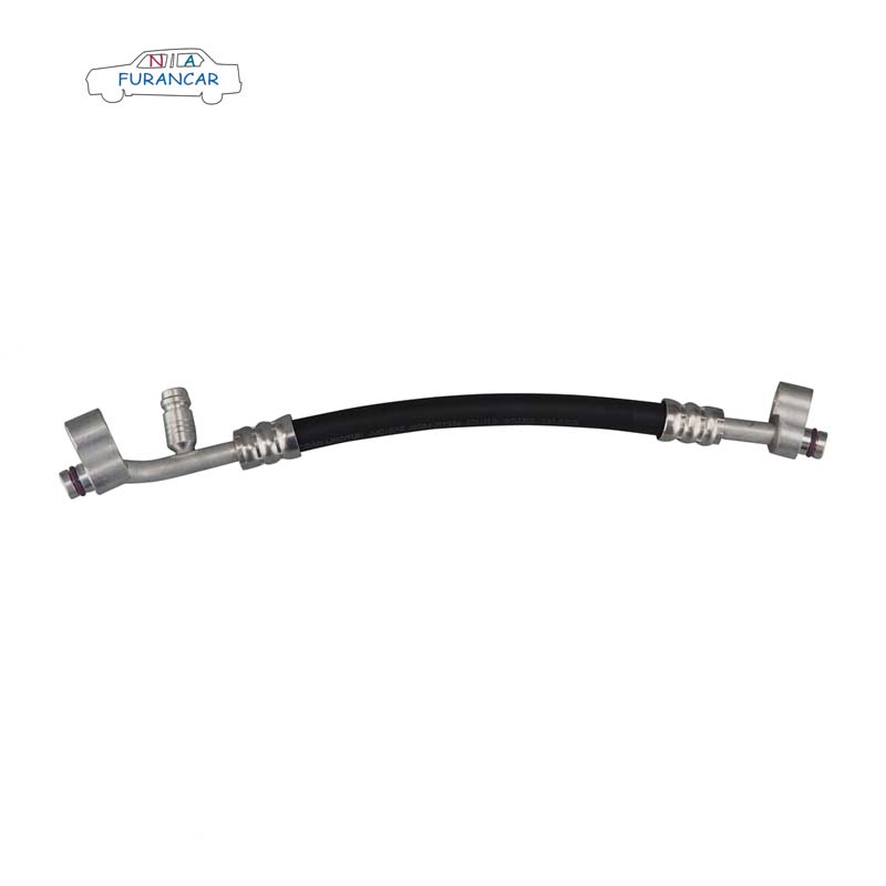 ¿Qué pruebas rutinarias se realizan en las mangueras del aire acondicionado de los automóviles?